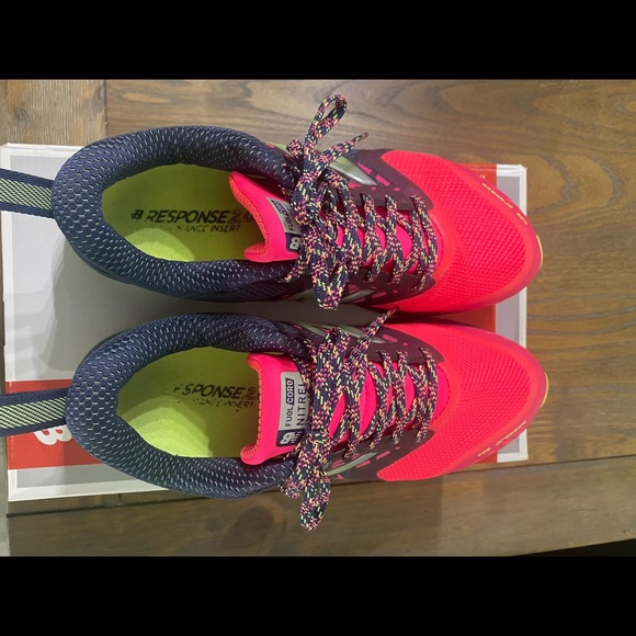 Women New Balance Trail Running Course - Picture 4 of 4